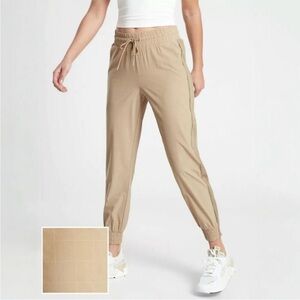 Athleta Brooklyn Textured Athleisure Joggers Pants Windowpane Tilt Taupe Size 8